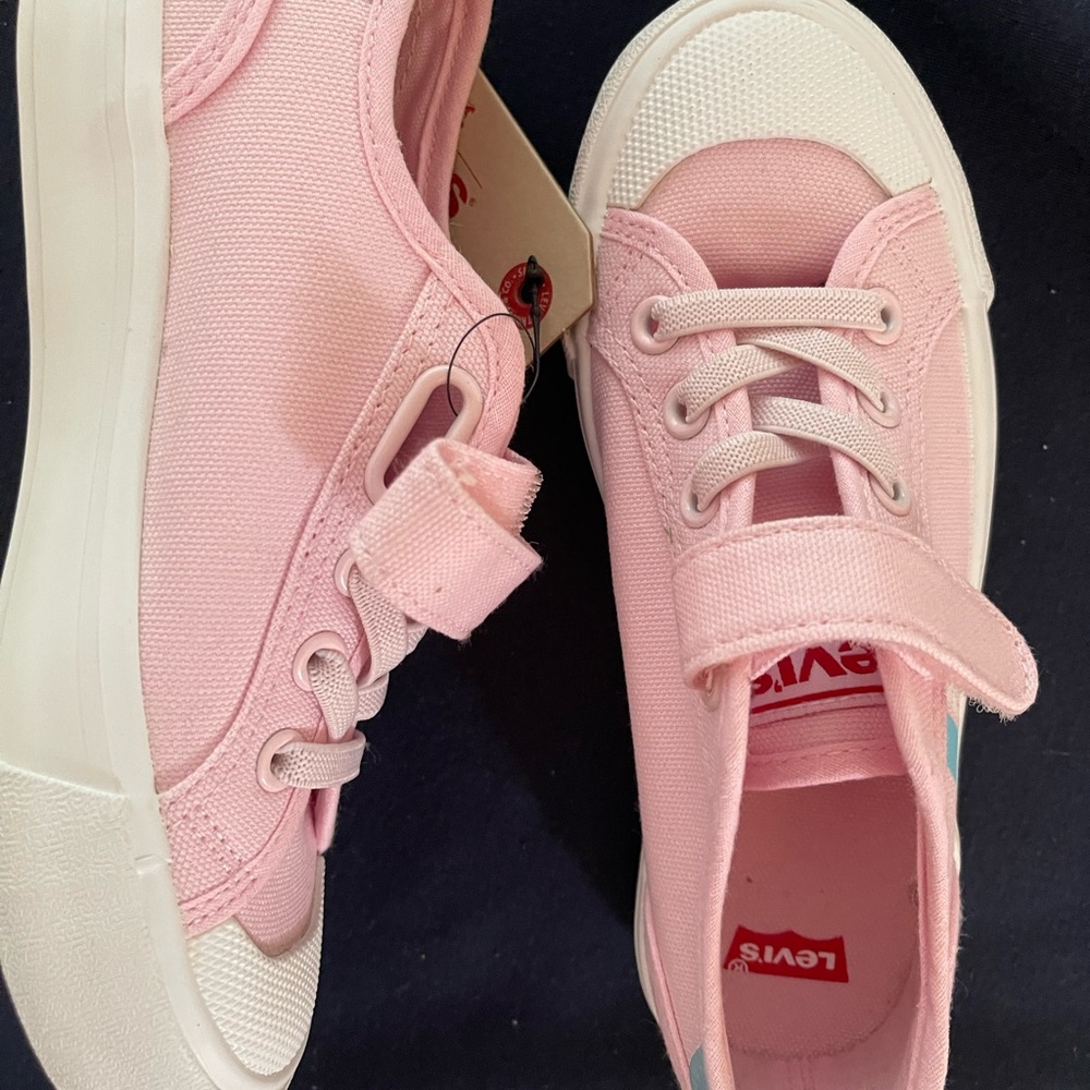 New Levi’s sneakers for girl